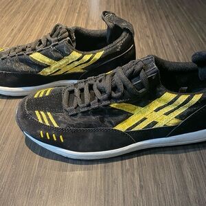 ESTATE SALE BLACK & YELLOW WOMEN’S SNEAKERS